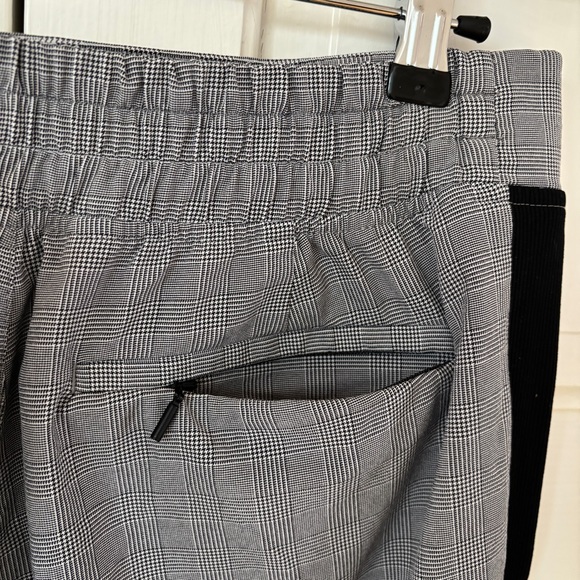 Athleta Brooklyn Plaid Ankle Pant Lightweight Black/White Gray Size 10P Petite - Picture 11 of 16